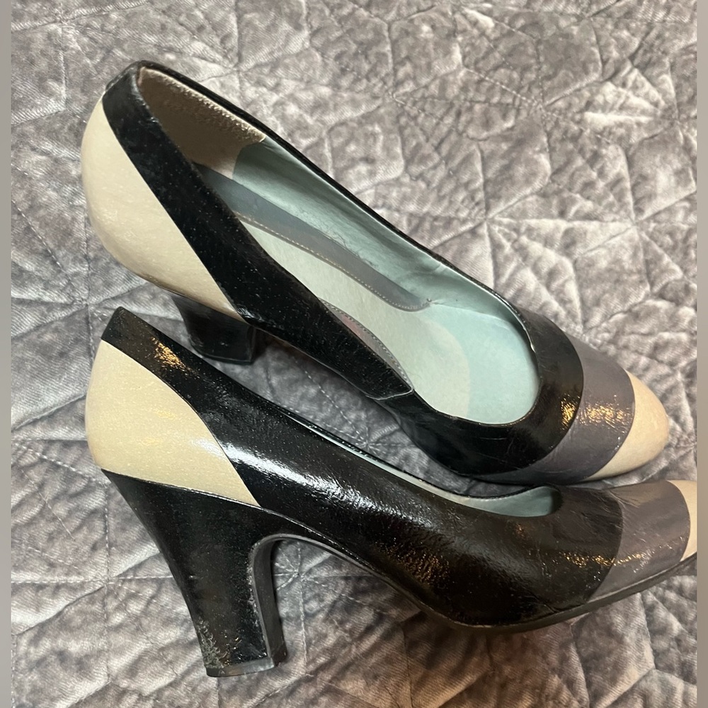 Kenneth Cole Reaction nice color block black gray 2016 heels ladies 9.5